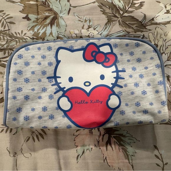 Hello Kitty -make up purse - Picture 1 of 4